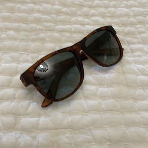 Goodr ninja kick the damn rabbit sunglasses brand new